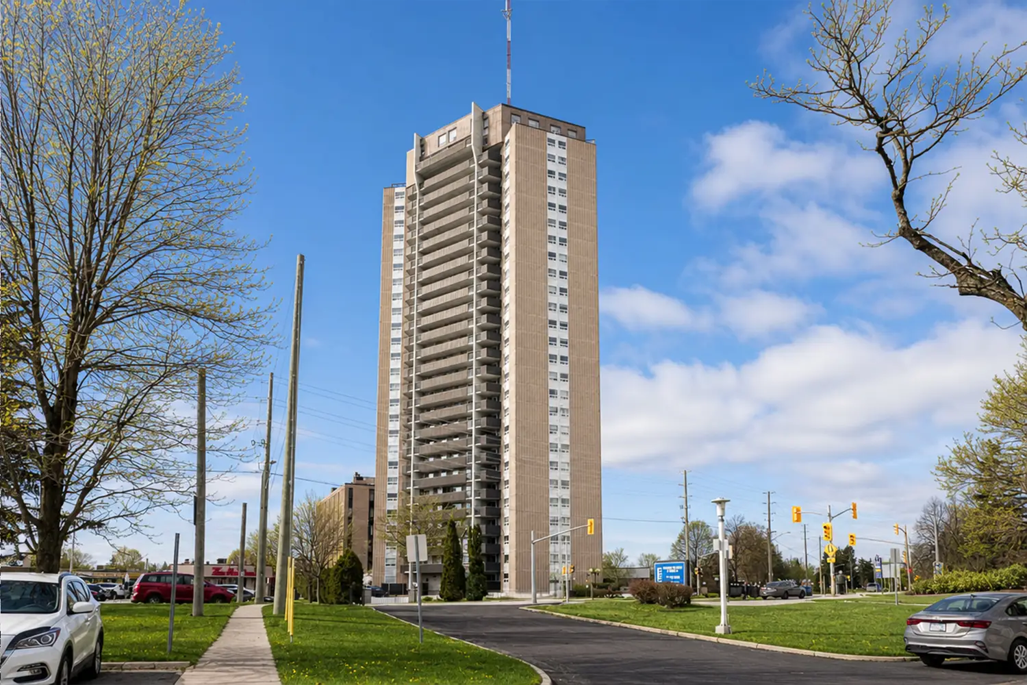 1380 Prince of Wales Drive, Unit 802 — photograph 1