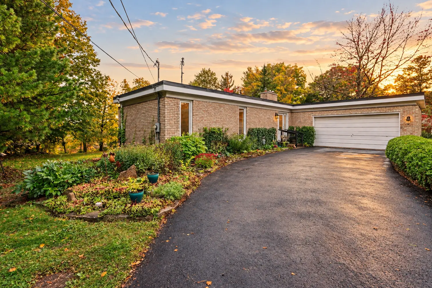 5408 West River Drive — photograph 1