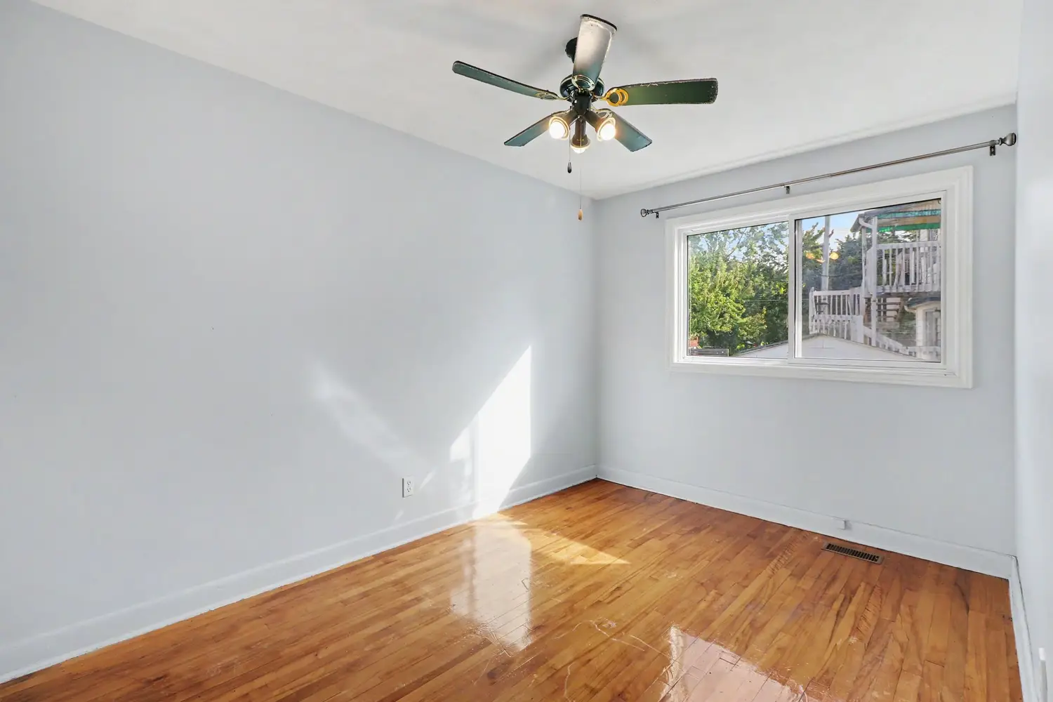 Bedrooms at 703 Morgan Street — photograph 15