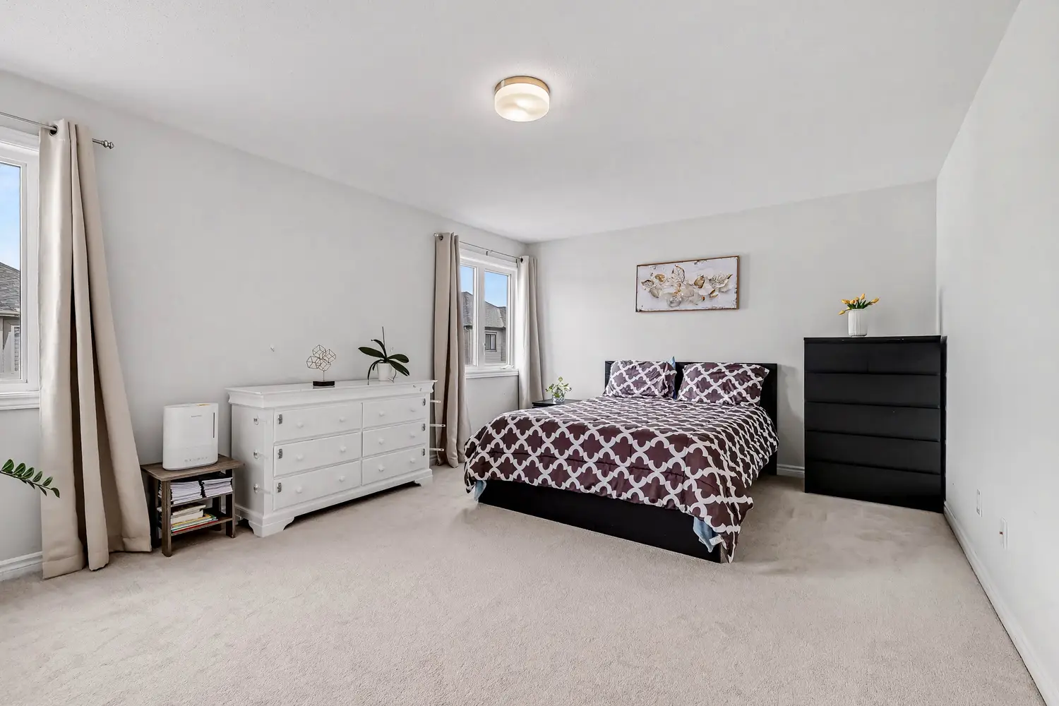 Bedrooms at 730 Perseus Avenue — photograph 18