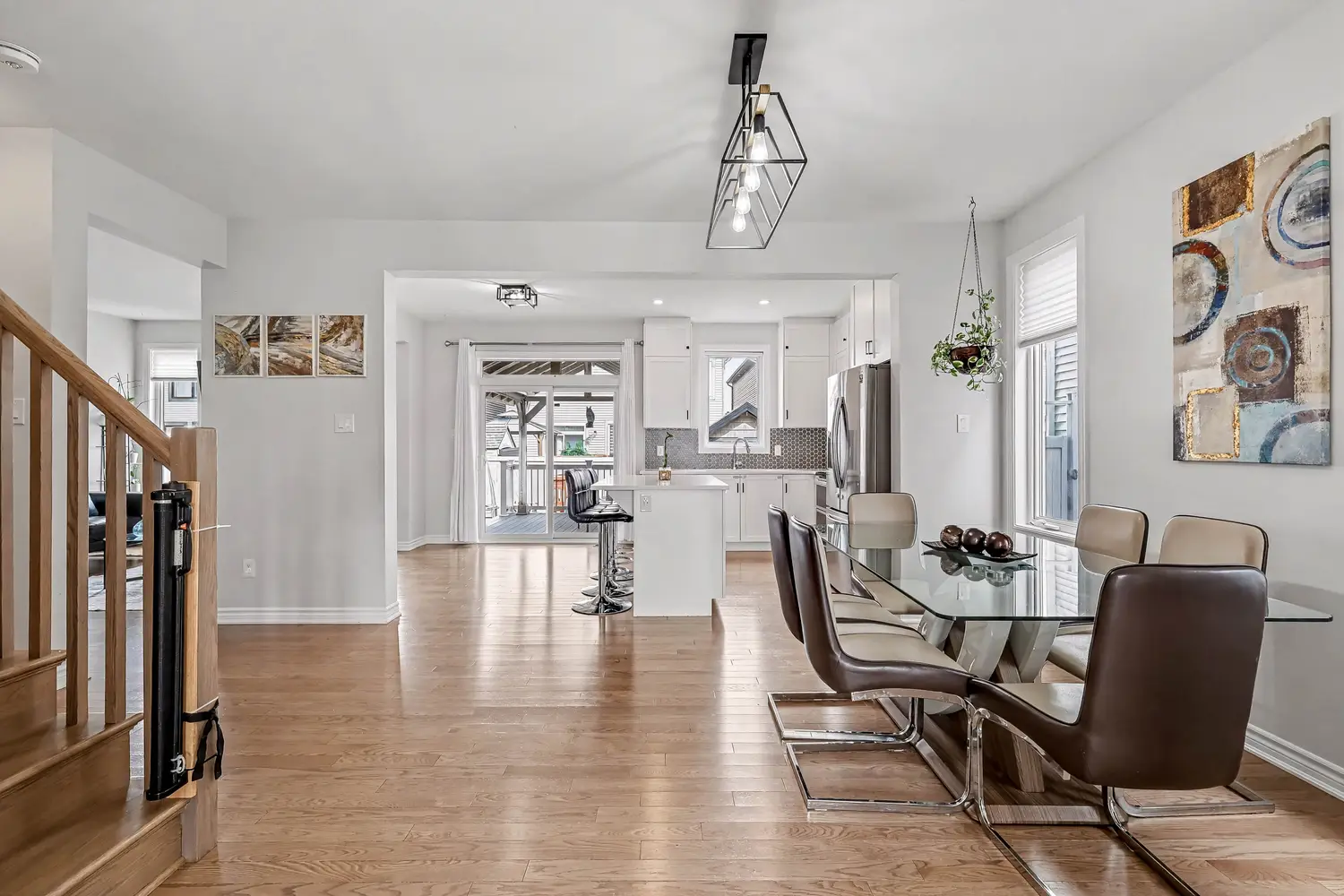 Living at 730 Perseus Avenue — photograph 6