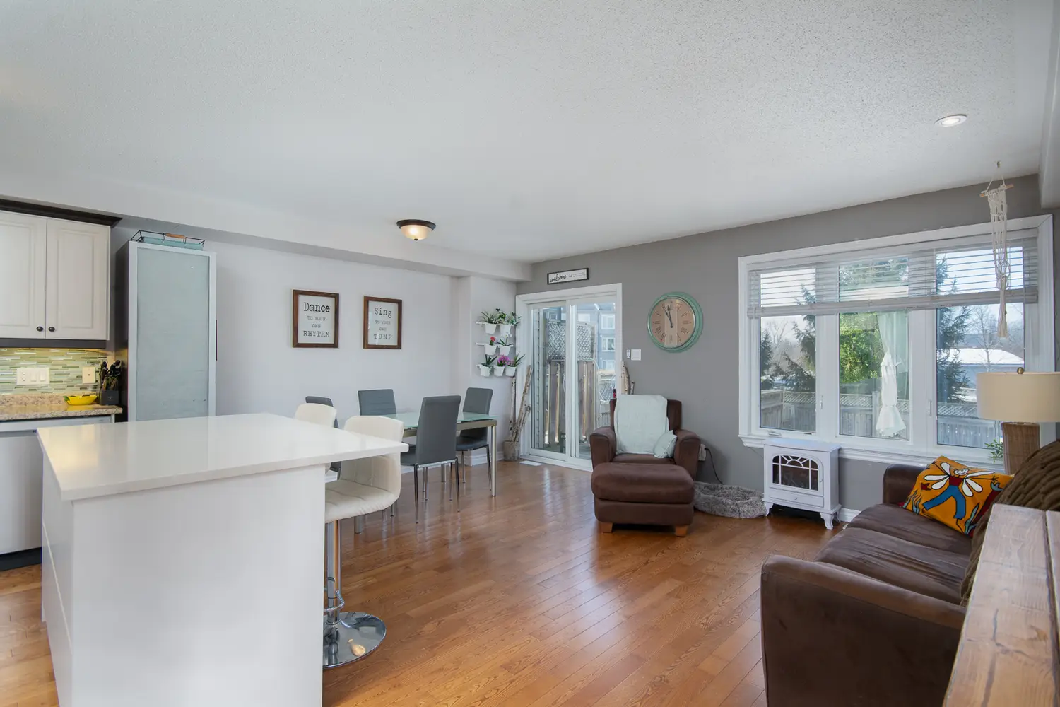 Living at 84 Raina Way — photograph 6