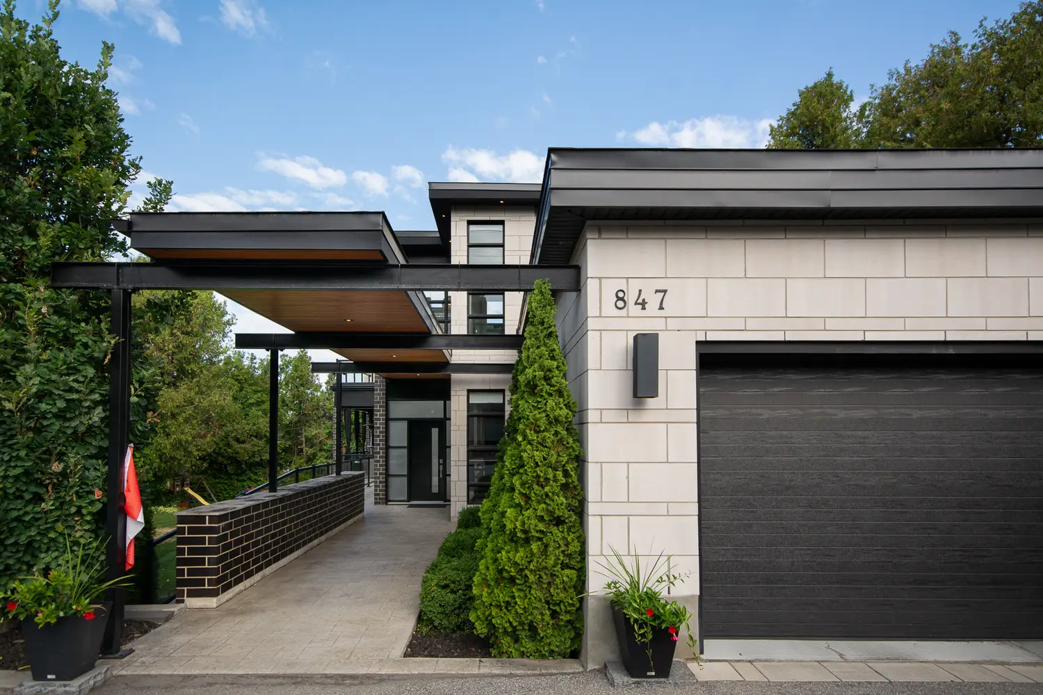 Exterior at 847 Walkley Road